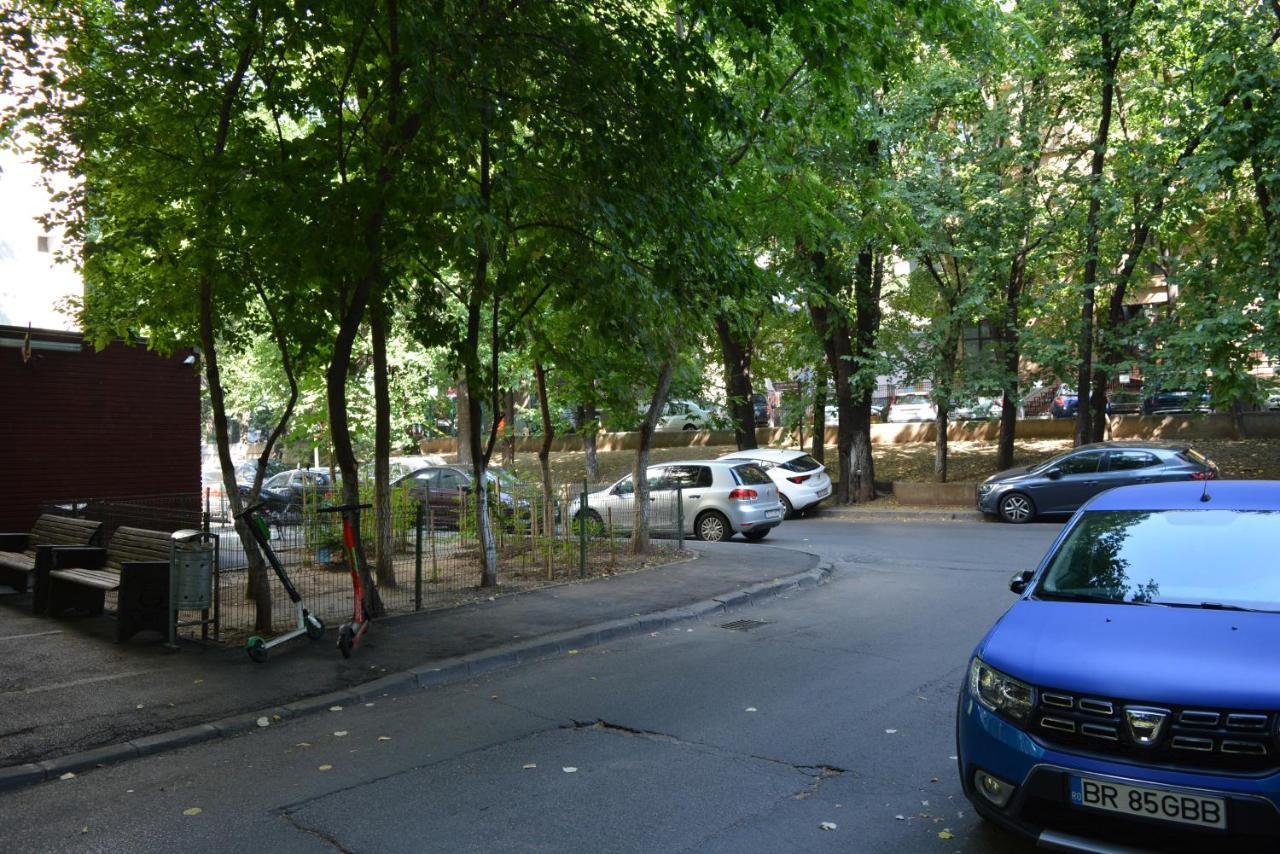 Iulia Studio 9 Bucharest Exterior photo